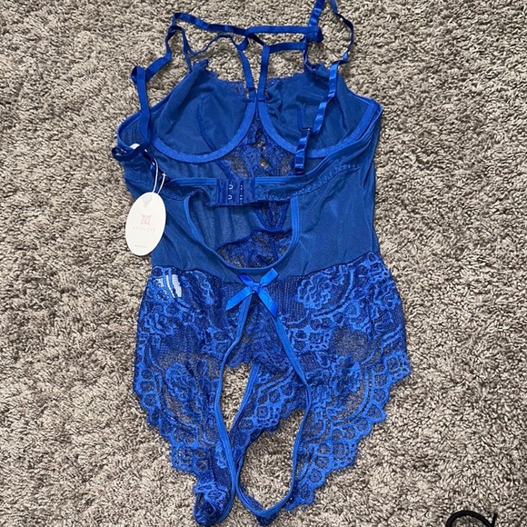 Blue Lace Chemise with Strappy Neckline - Picture 5 of 6